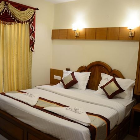 Hotel Vasantham Palace Ooty Ngoại thất bức ảnh