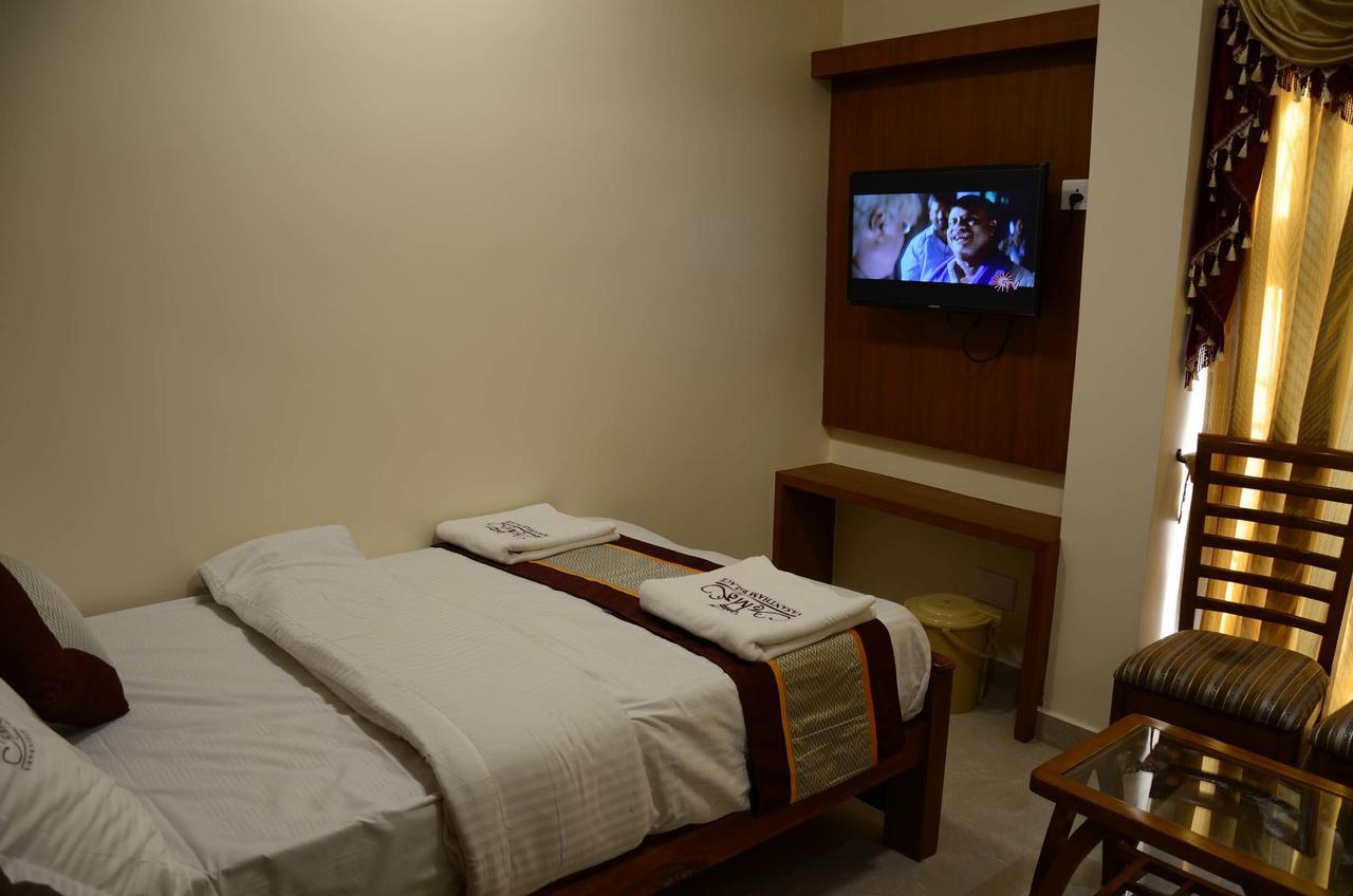 Hotel Vasantham Palace Ooty Ngoại thất bức ảnh